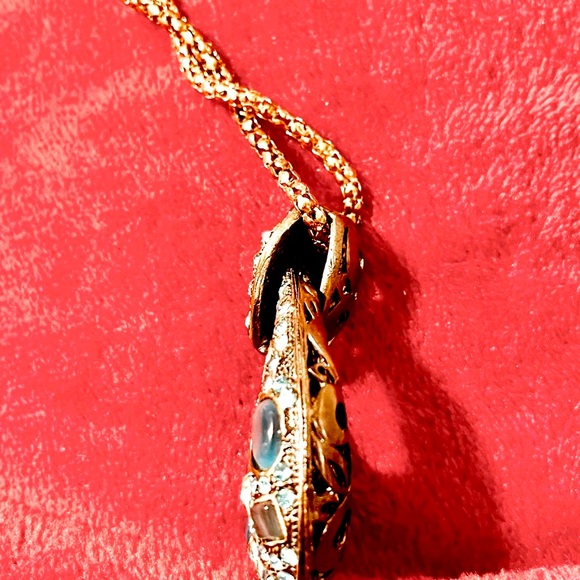 Crystal & faux opal necklace sparkly vintage BJ metal rare 3-D design filagree - Picture 4 of 5